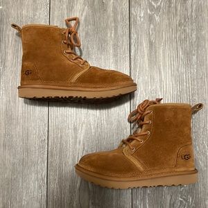 UGG - Kids Boots - Chestnut Color - Size 3